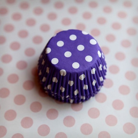 caissettes violettes à pois blancs