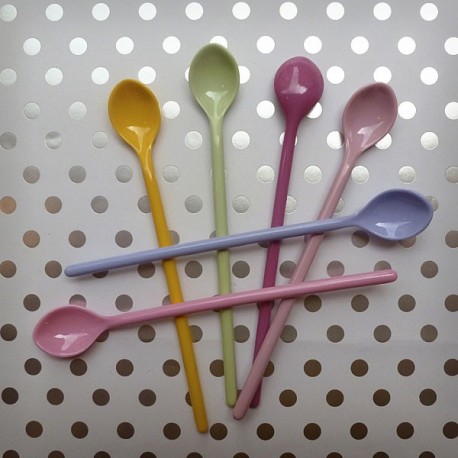 Cuillères longues roses